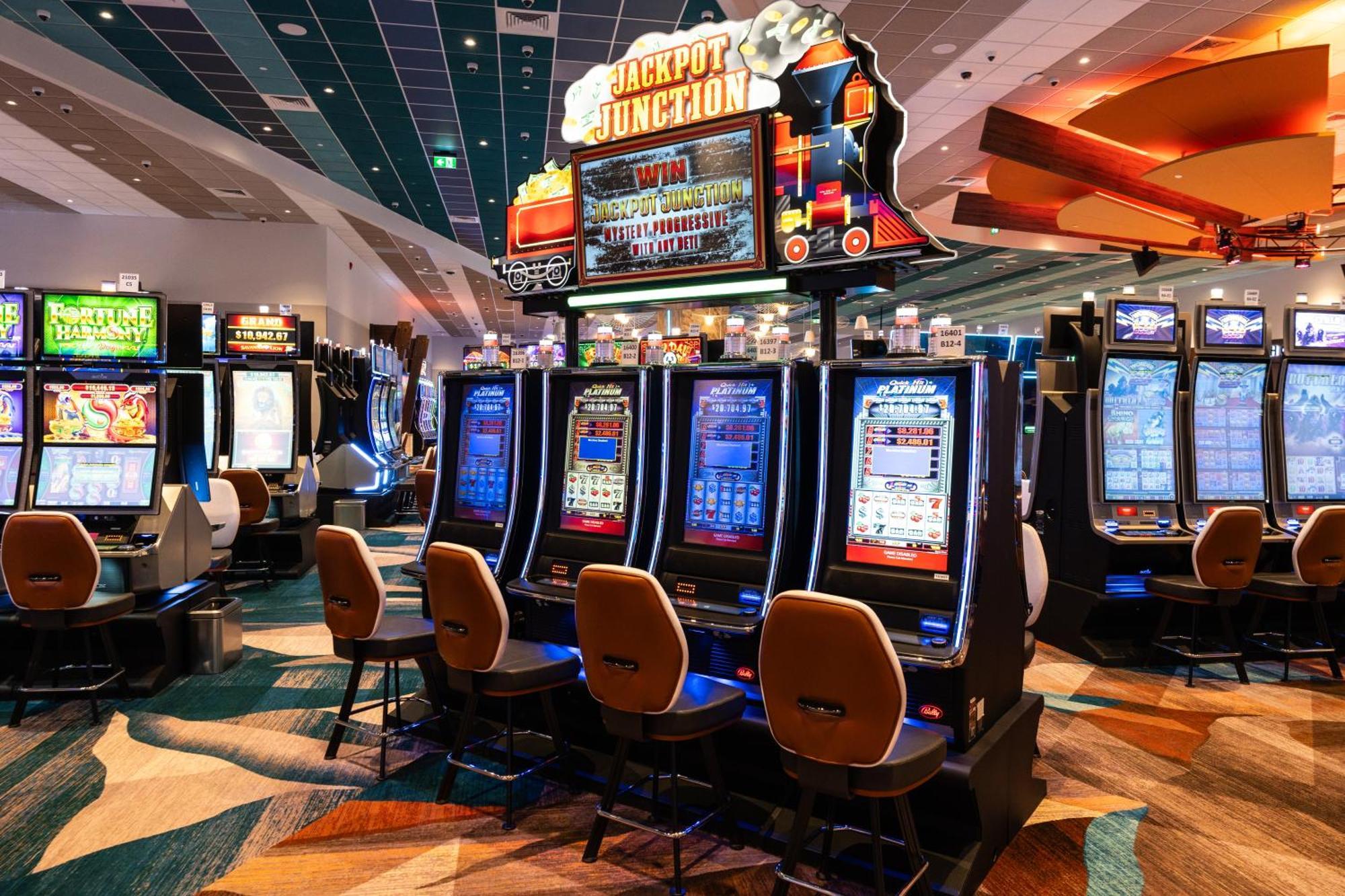Red Deer Resort & Casino Экстерьер фото